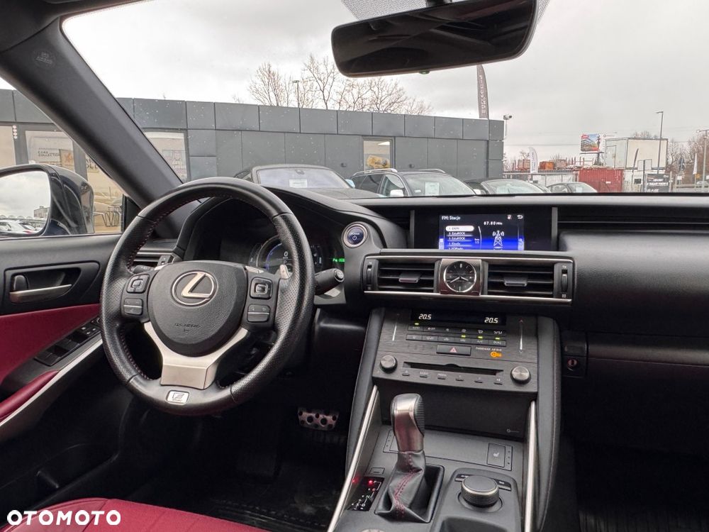 Lexus IS - 14