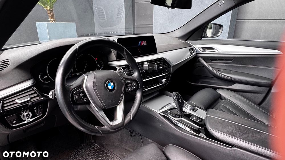 BMW Seria 5 520i - 22