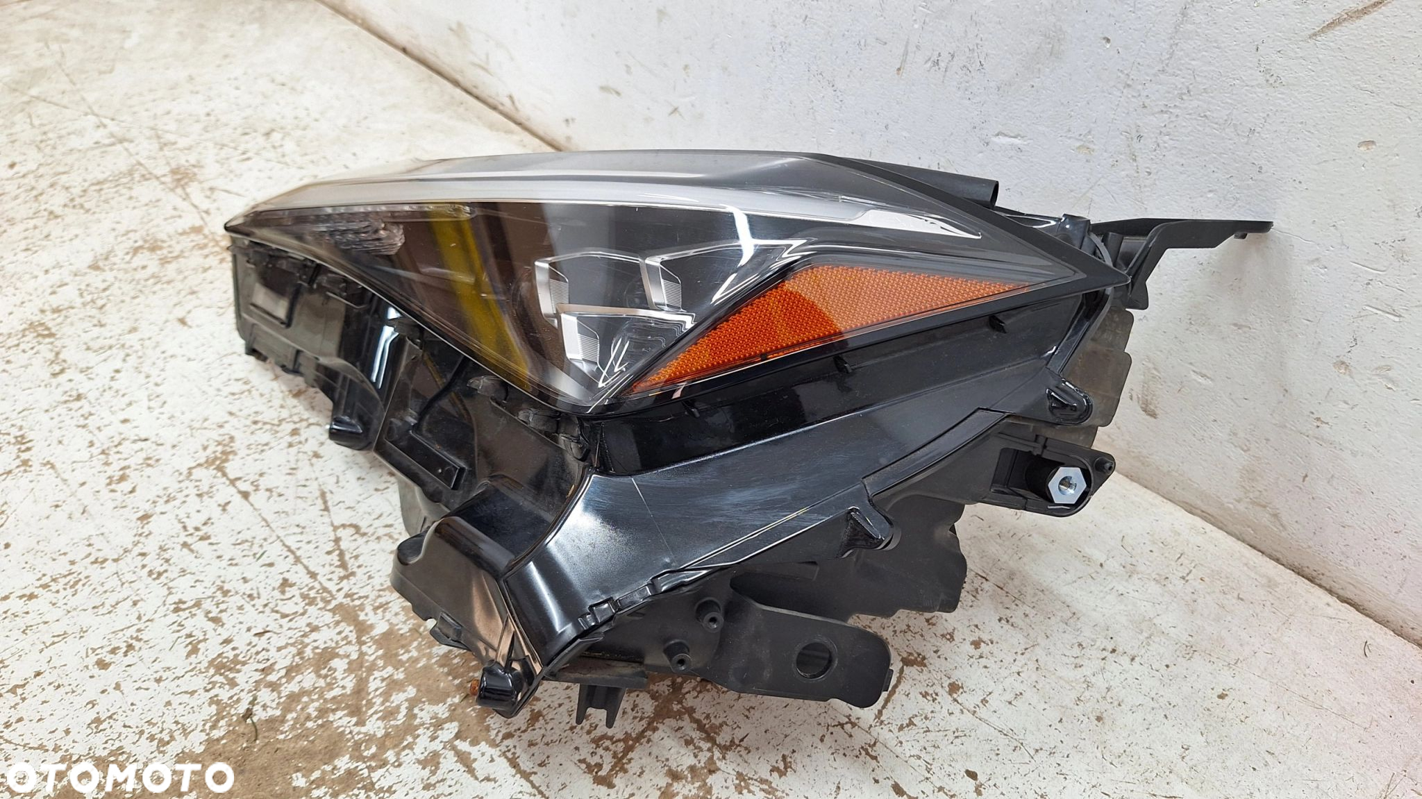 LAMPA LEWA PRZÓD FULL LED LEXUS UX DEMONTAŻ - 3