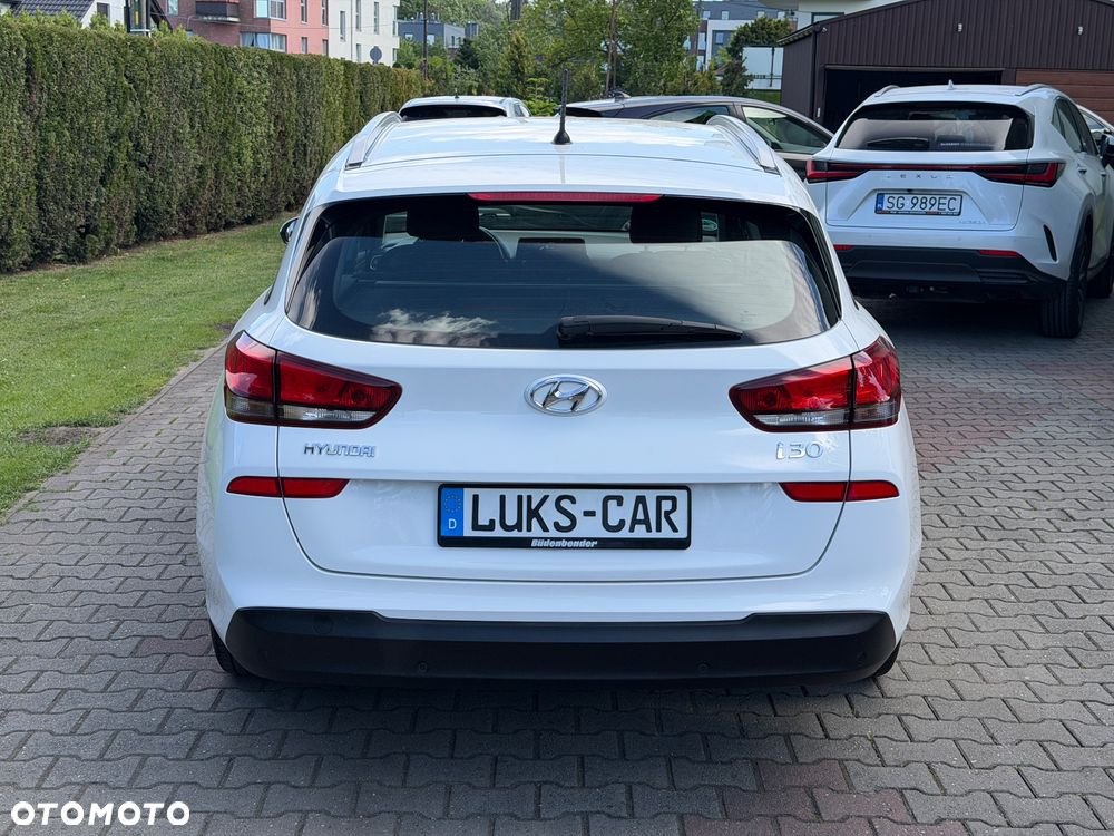 Hyundai i30 blue Kombi 1.4 Trend - 4