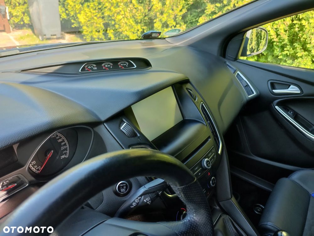 Ford Focus 2.0 TDCi ST - 22