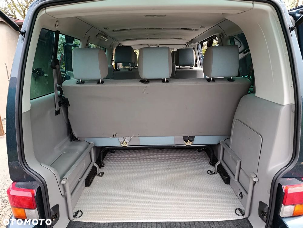 Volkswagen Multivan - 13