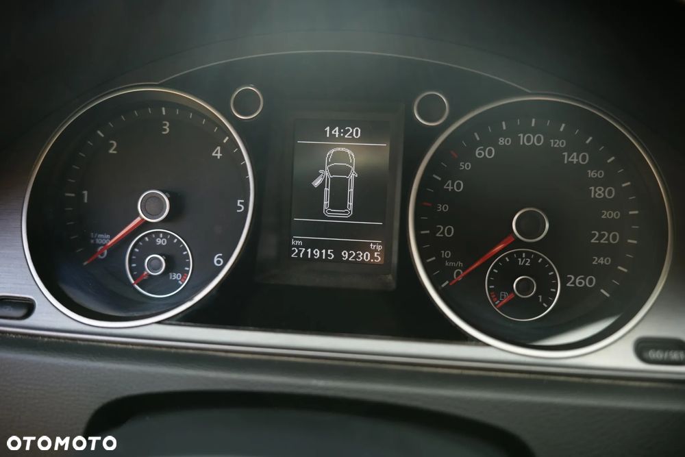 Volkswagen Passat 2.0 TDI BlueMotion Technology Comfortline - 11