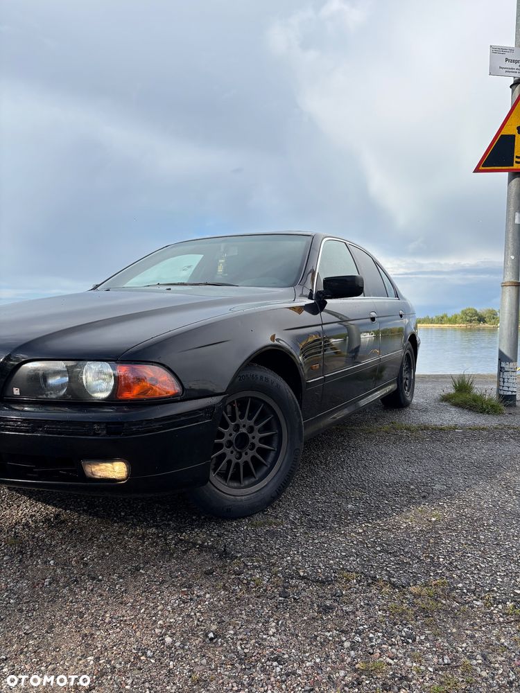 BMW Seria 5 520i - 6