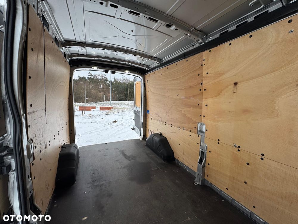 Ford Transit - 24