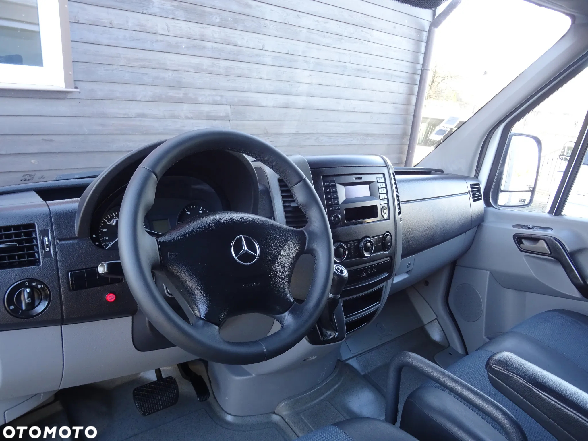 Mercedes-Benz SPRINTER - 11