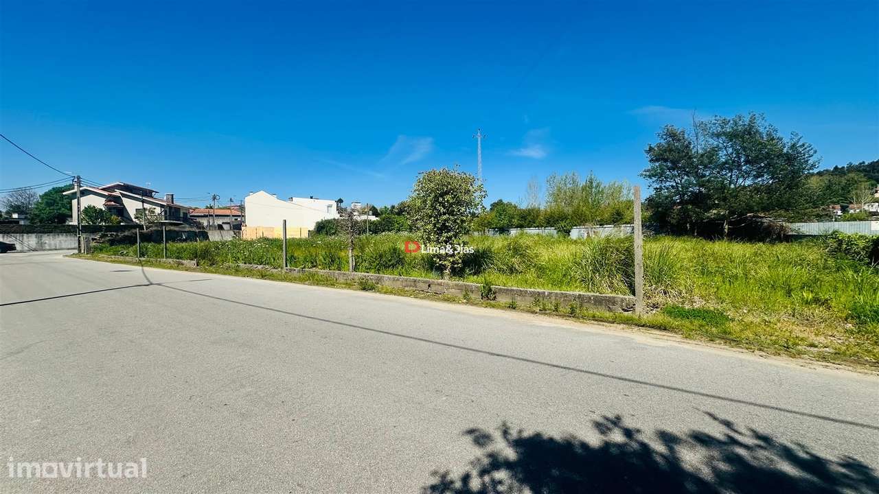Terreno urbano com acesso pavimentado - Grande imagem: 2/13