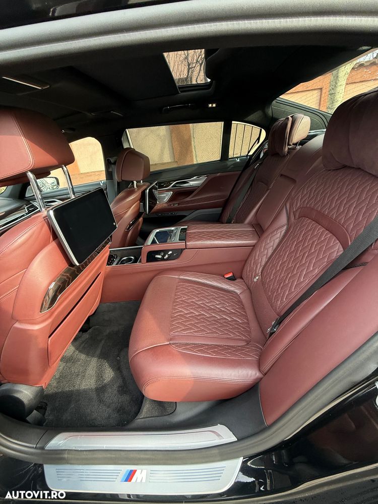 BMW Seria 7 750Li xDrive - 13