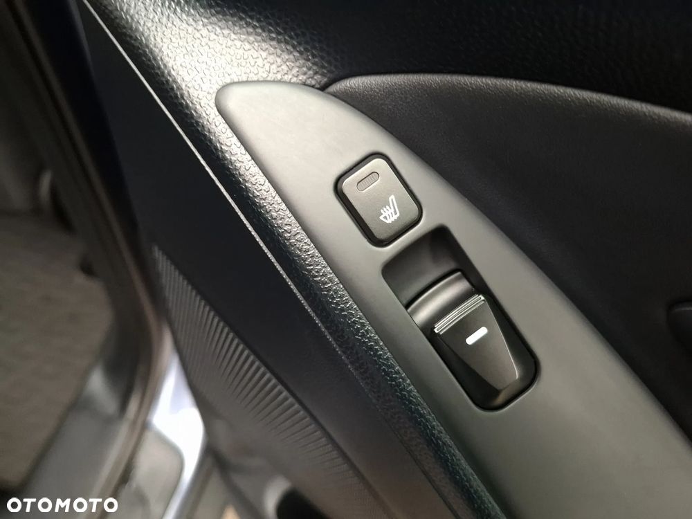 Hyundai ix35 1.7 CRDi 2WD blue Finale Gold - 14