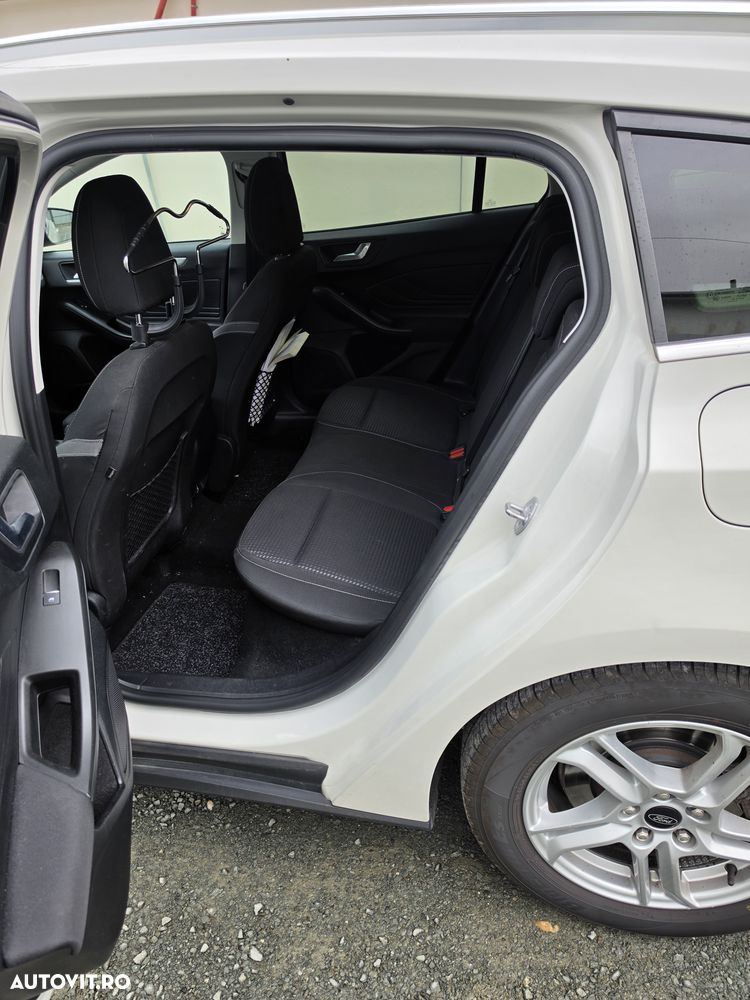 Ford Focus - 18