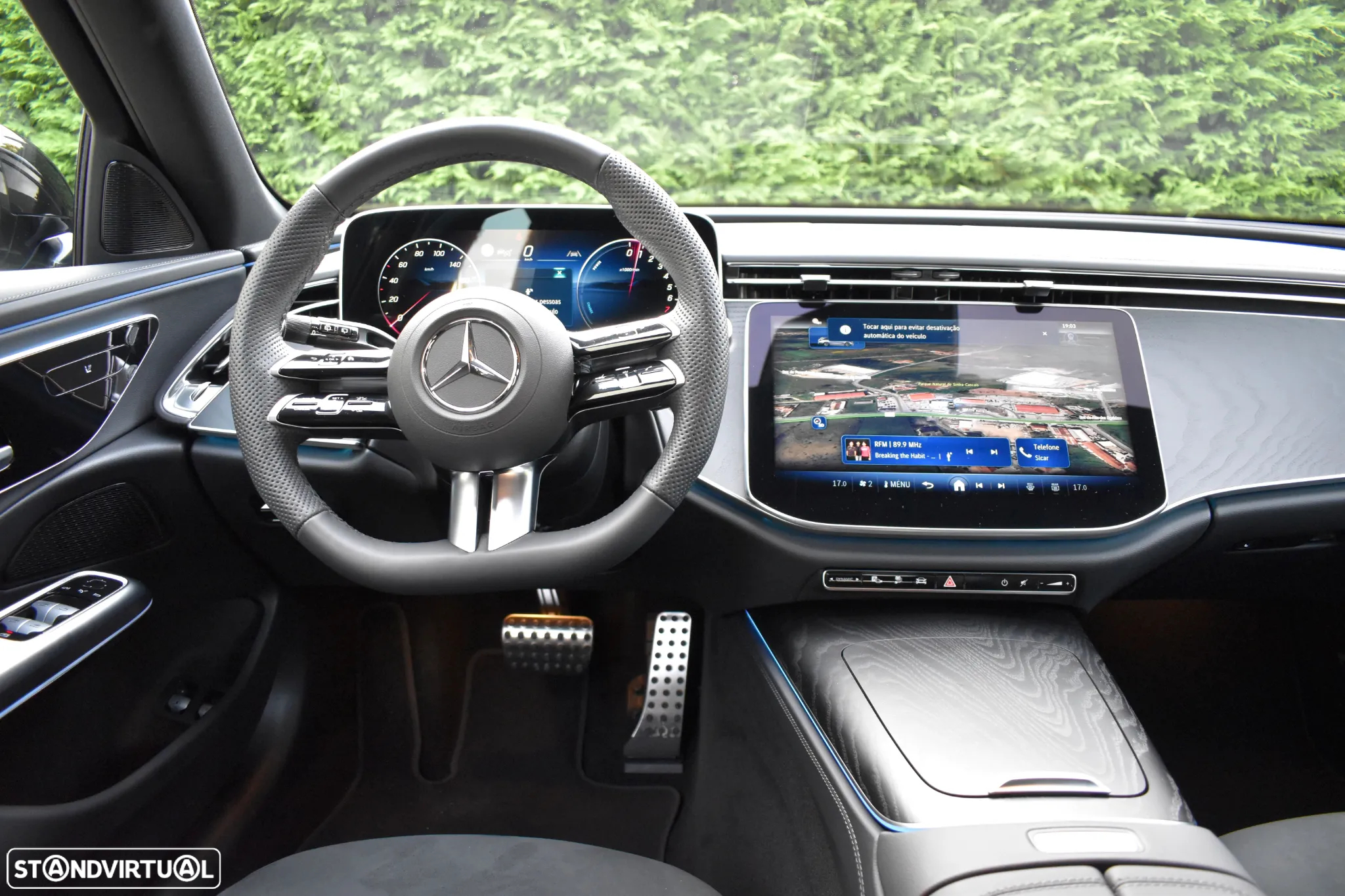 Mercedes-Benz E 300 e AMG Line - 12