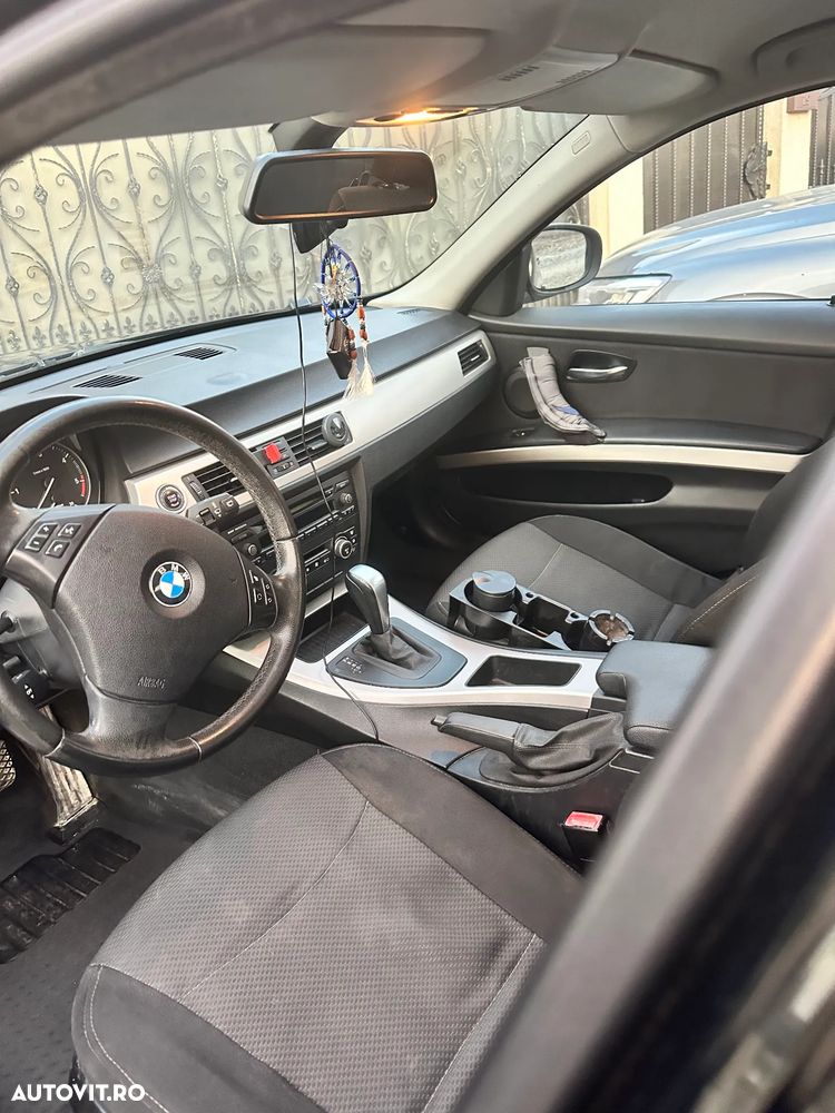 BMW 3 Series 2009 photo 4