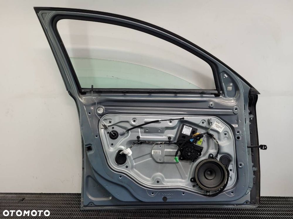 DRZWI PRZÓD LEWE VOLVO V50 545 II  KOMPLETNE KOD 490 - 9