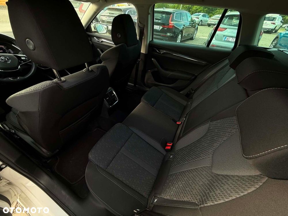 Skoda Octavia 2.0 TDI Style DSG - 10