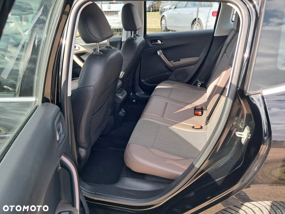 Peugeot 2008 e-HDi FAP 92 EGS6 STOP & START Allure - 22