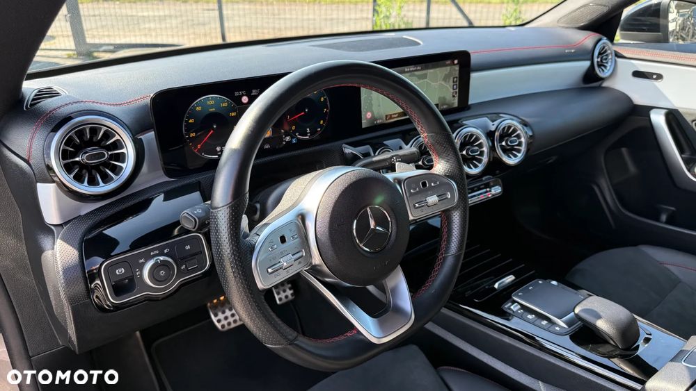 Mercedes-Benz CLA 200 AMG Line 7G-DCT - 28