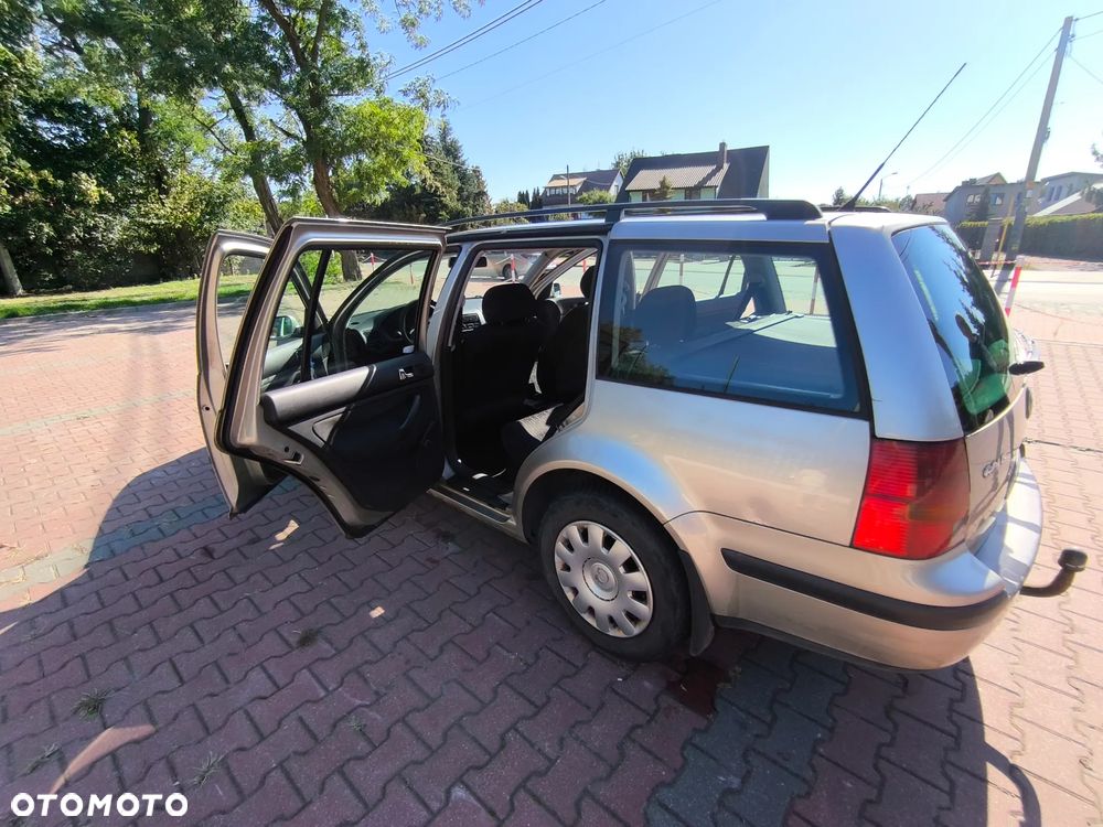 Volkswagen Golf - 10
