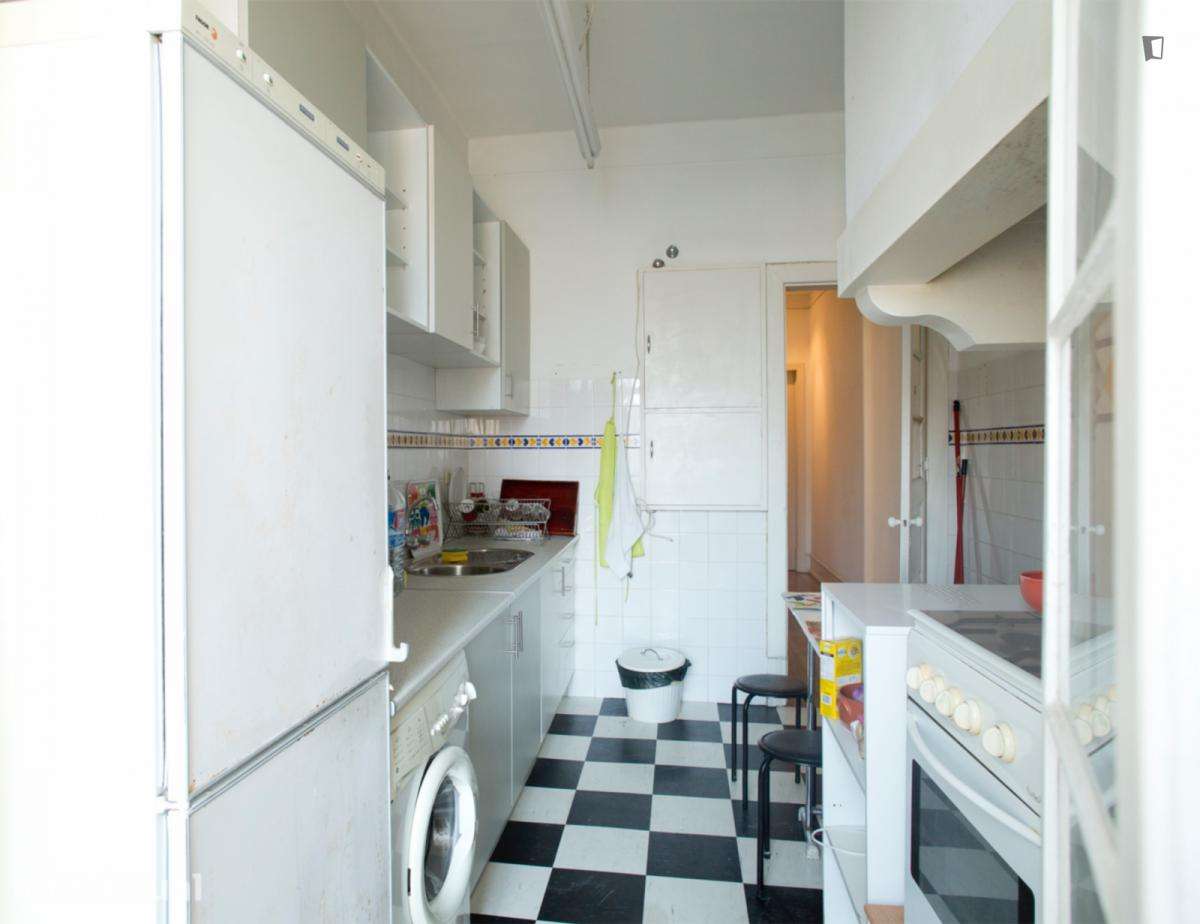 Quarto - localizado em Sete Rios Lisbon - Grande imagem: 4/25