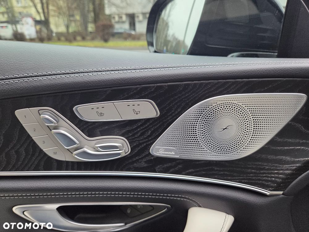 Mercedes-Benz CLS 300 d 4-Matic AMG - 22