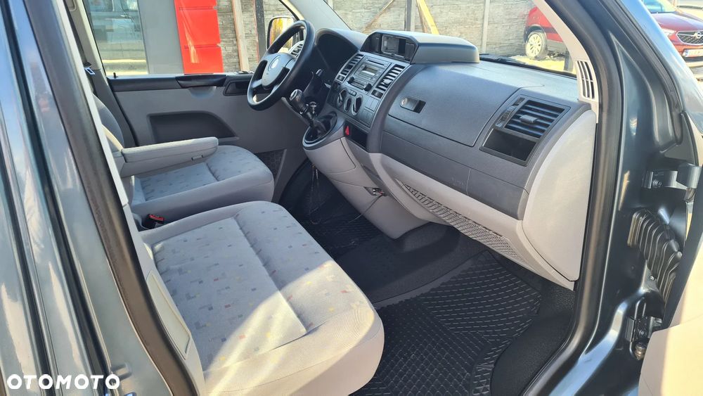 Volkswagen Caravelle - 6