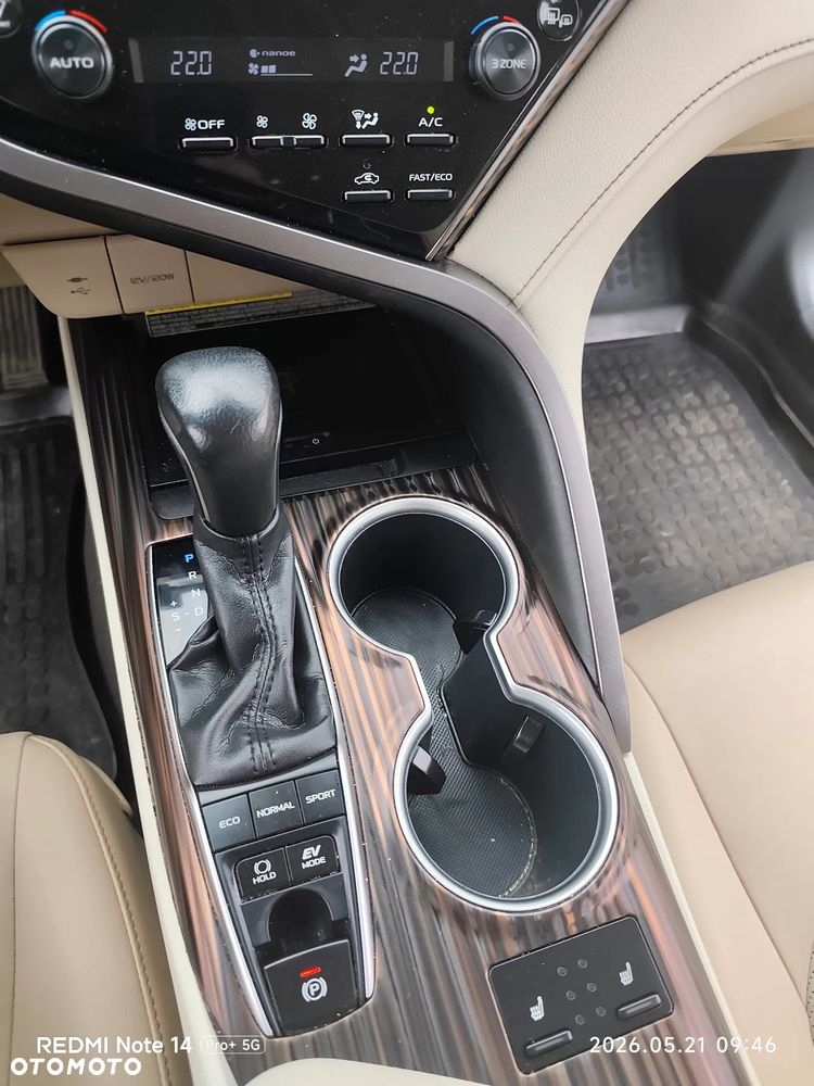 Toyota Camry 2.5 Hybrid Executive CVT - 27