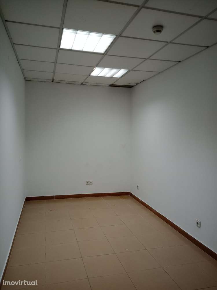 T1+1 com terraço na Damaia de Cima - Grande imagem: 4/9