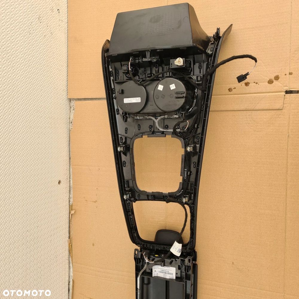 mercedes a-klasa w177 podłokietnik tunel środkowy - 4