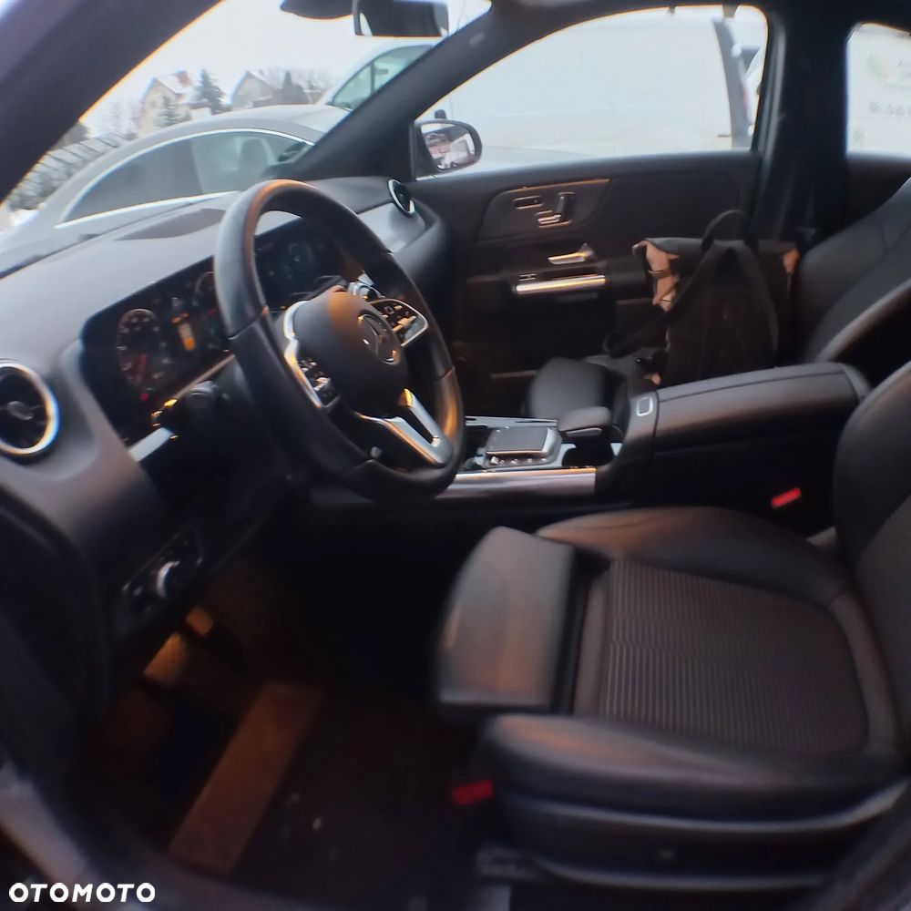Mercedes-Benz GLA 180 d Business Edition - 4