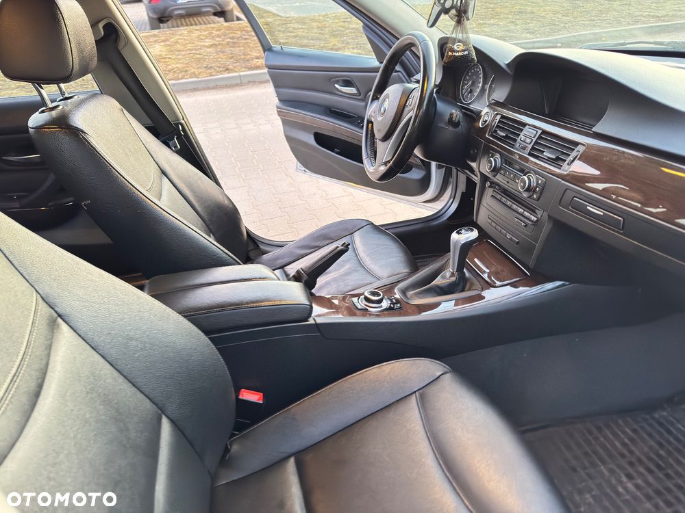 BMW Seria 3 320d - 11