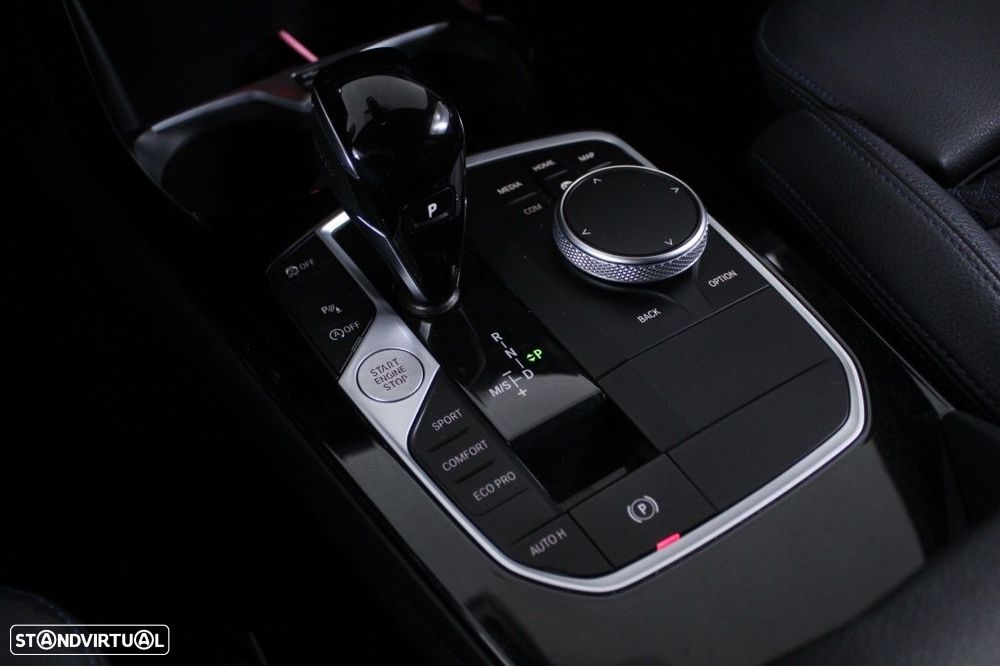 BMW 116 d Pack Desportivo M Auto - 33