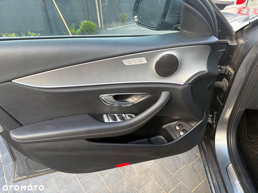 Mercedes-Benz Klasa E 250 9G-TRONIC Avantgarde - 23