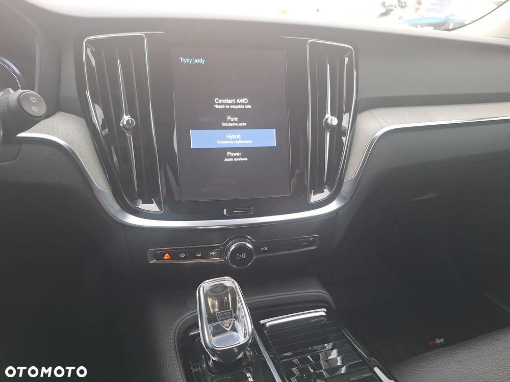 Volvo V60 T8 AWD Plug-In Hybrid Inscription - 16
