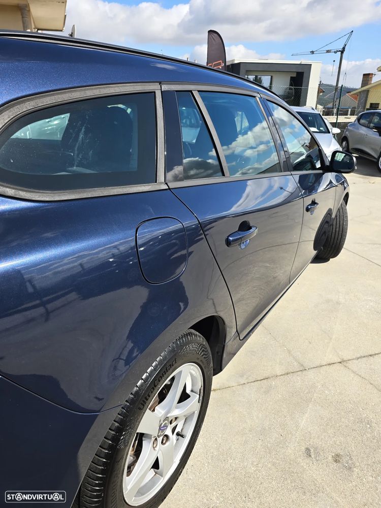 Volvo V60 2.0 D4 Kinetic - 21