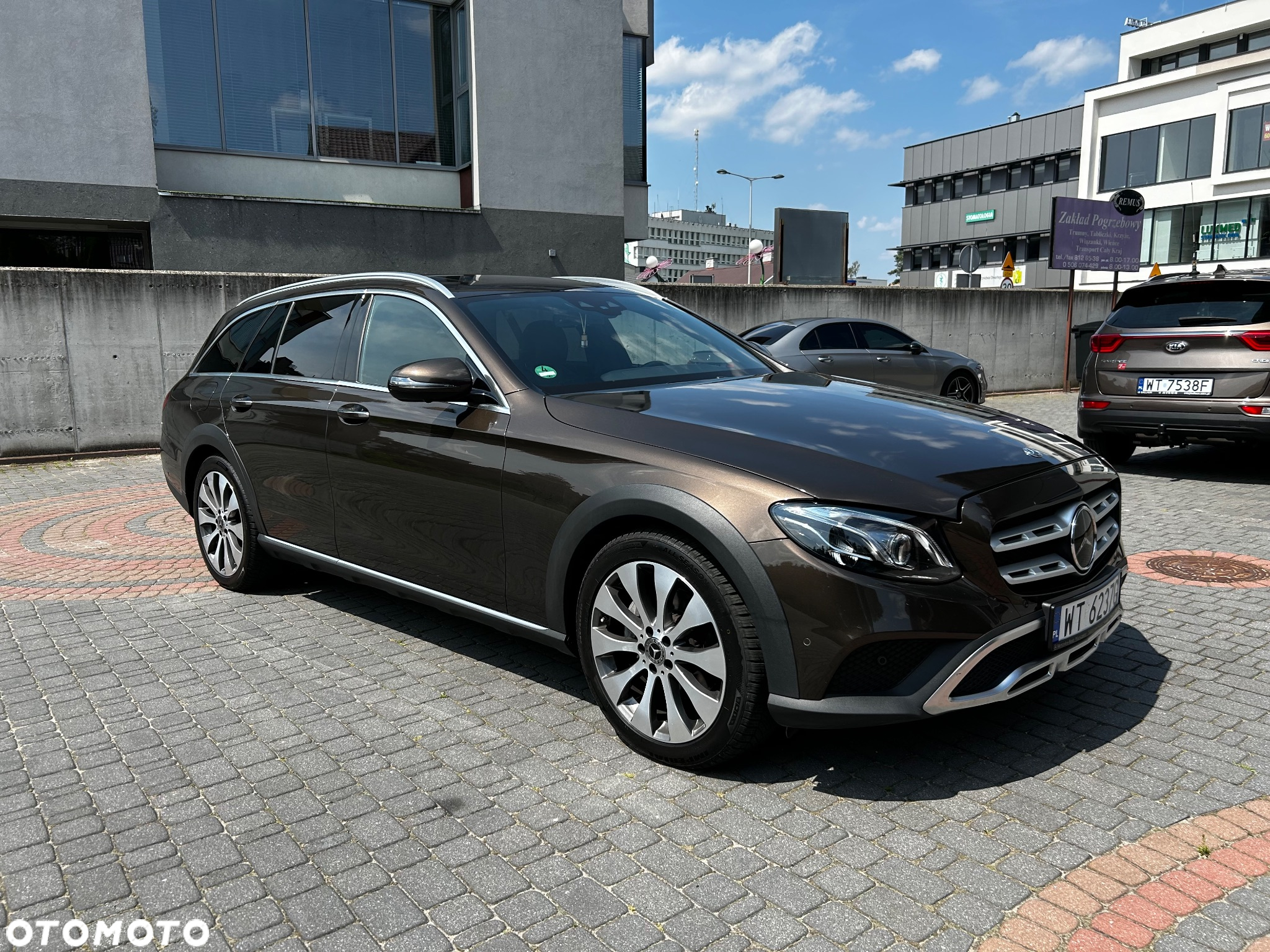 Mercedes-Benz Klasa E 220 d 4-Matic All-Terrain - 2