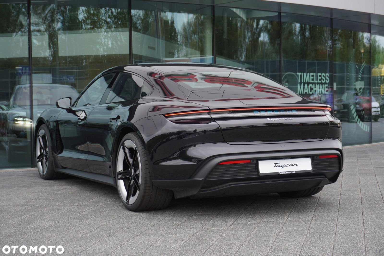 Porsche Taycan - 4