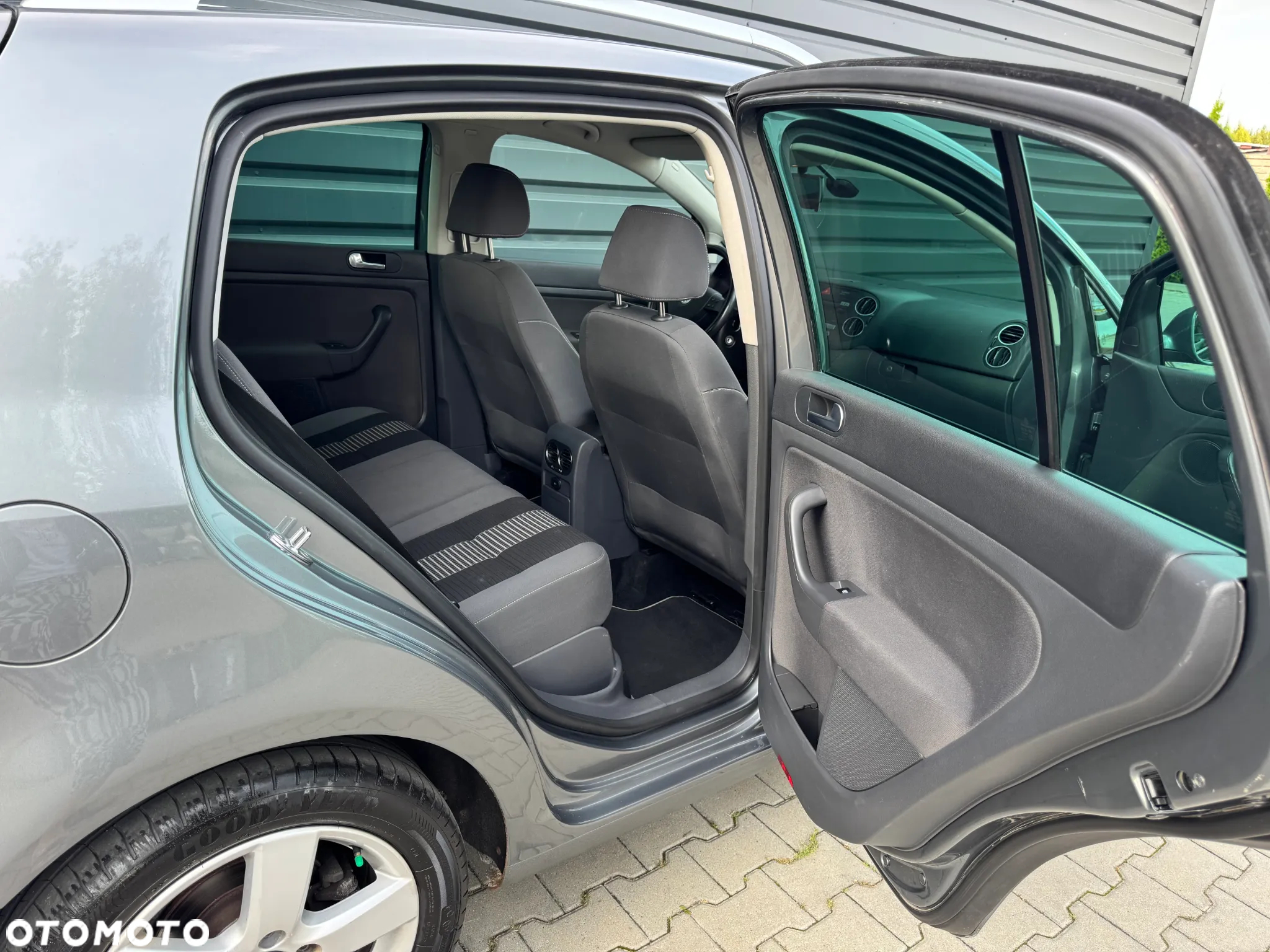 Volkswagen Golf 1.9 TDI DSG United - 7