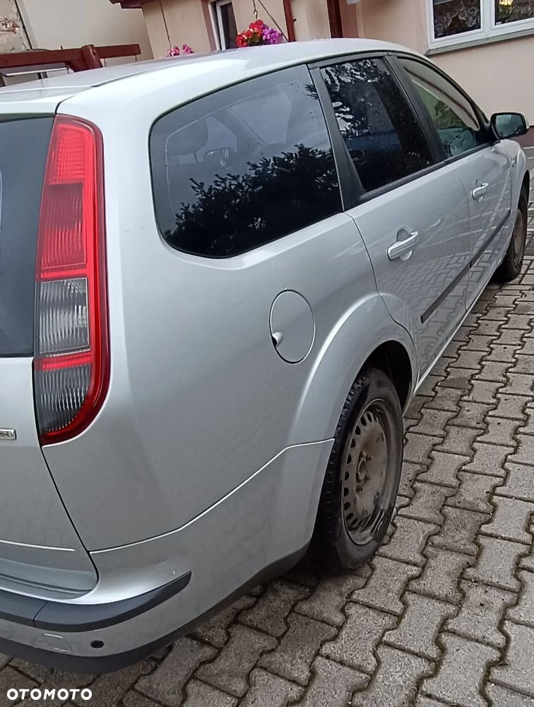 Ford Focus 1.8 TDCi Ambiente - 5