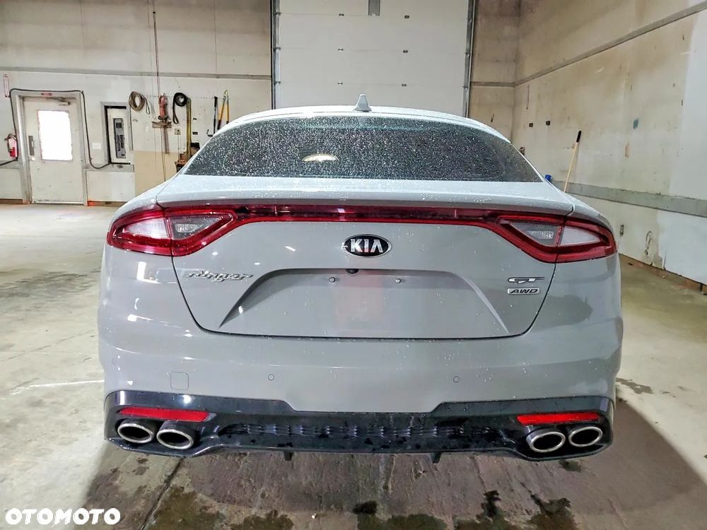 Kia Stinger - 5