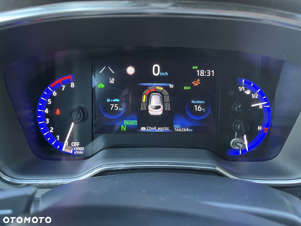 Toyota Corolla 2.0 Hybrid Executive - 36