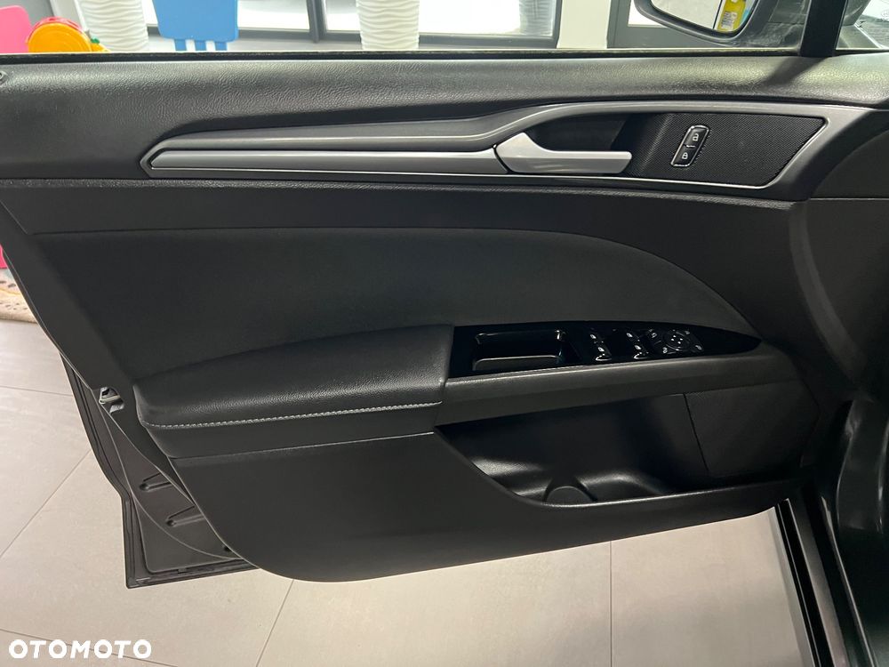 Ford Mondeo SW - 26