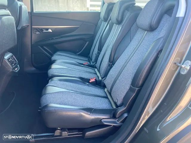 Peugeot 5008 1.2 PureTech Allure EAT8 - 42