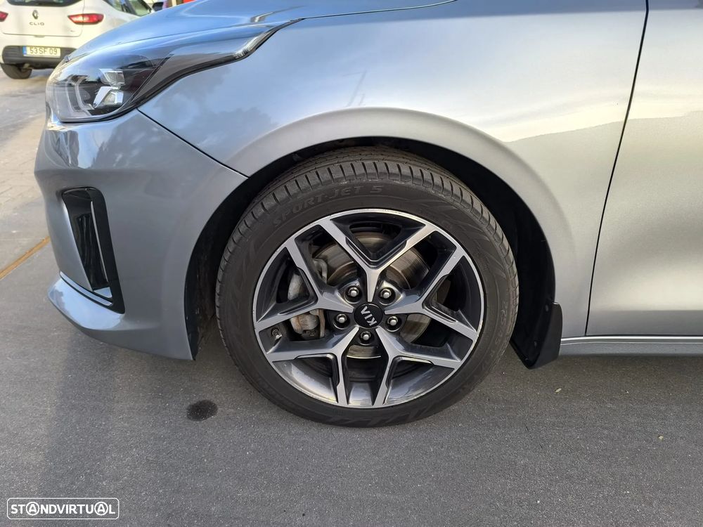 Kia Ceed 1.6 CRDi GT Line 7DCT - 17