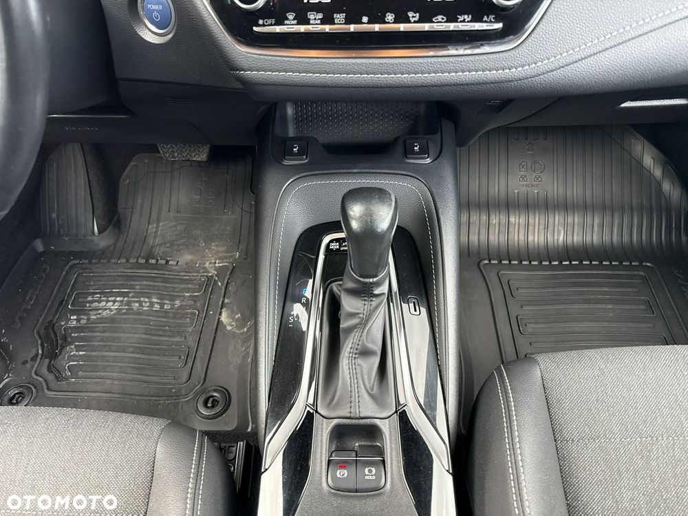 Toyota Corolla - 24