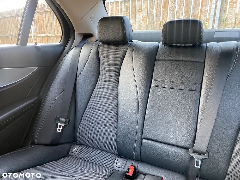 Mercedes-Benz Klasa E 350e 9G-TRONIC Avantgarde - 33