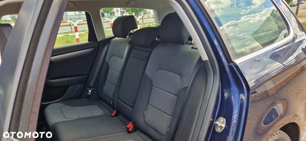 Volkswagen Passat Variant 1.6 TDI BlueMotion Technology Comfortline - 16