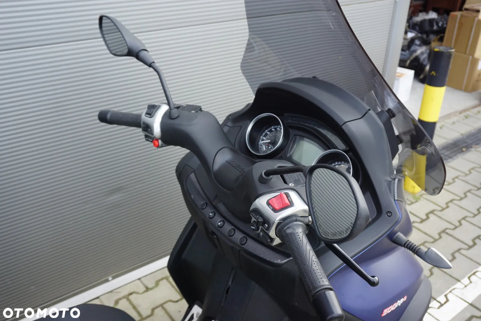 Piaggio MP-3 - 13