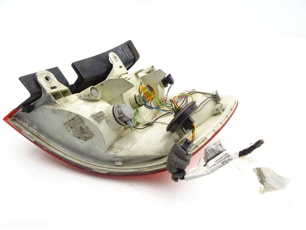 Lampa lewy tył tylna lewa kombi 3t9945095 skoda superb ii - 6