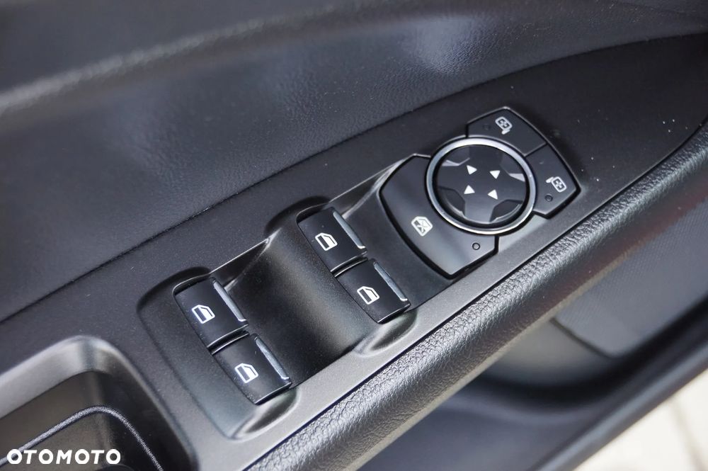 Ford Mondeo 2.0 EcoBoost Titanium - 25