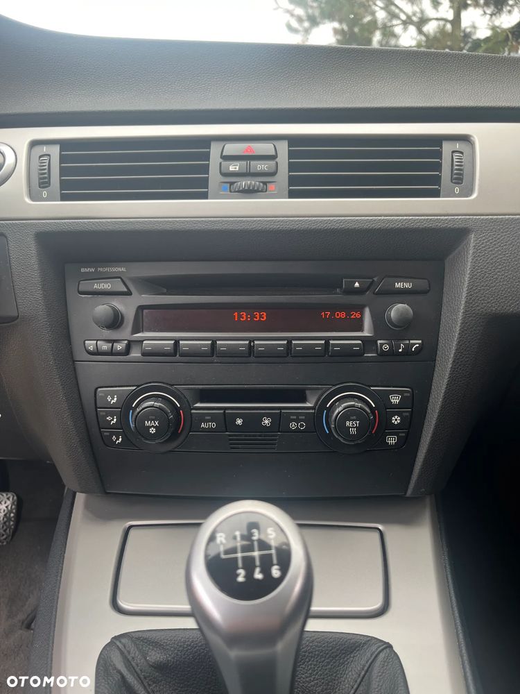 BMW Seria 3 320d - 12