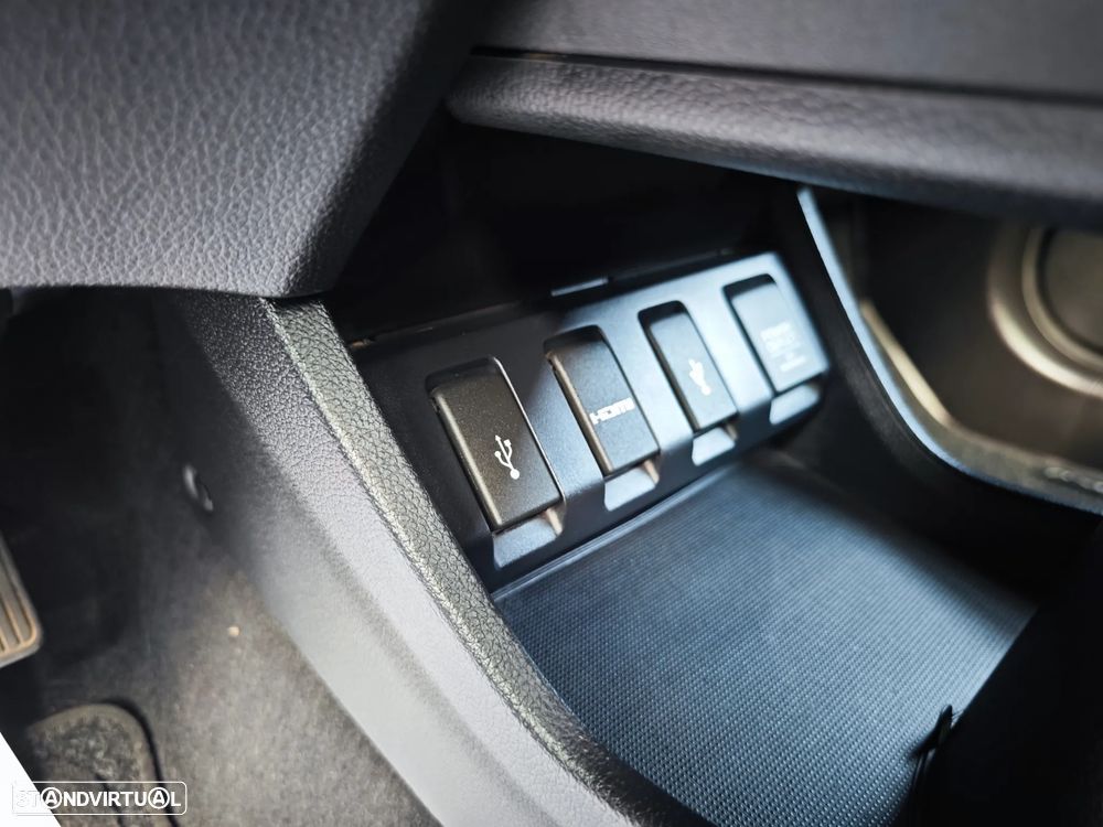 Honda HR-V 1.5 i-VTEC Executive CVT - 23